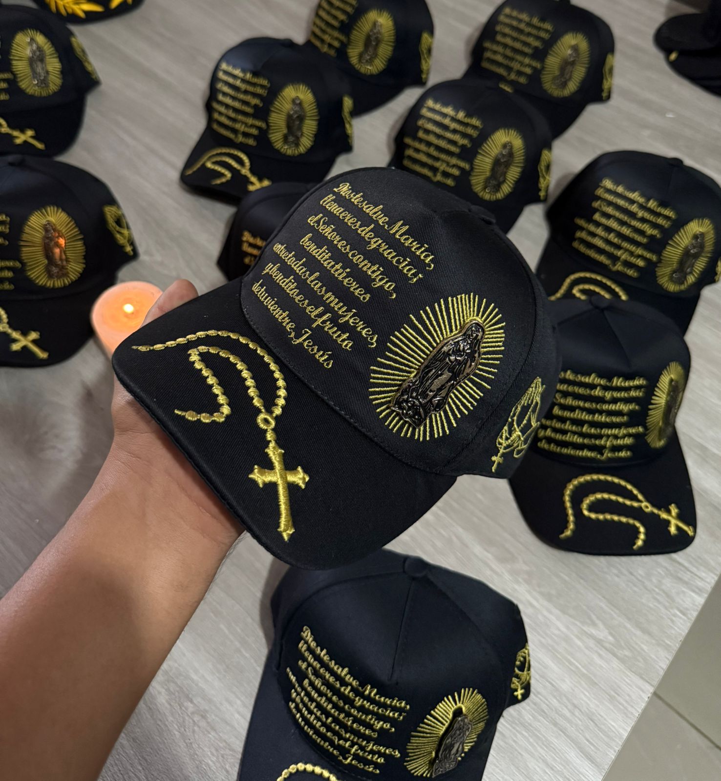 Gorra Virgen Oracion